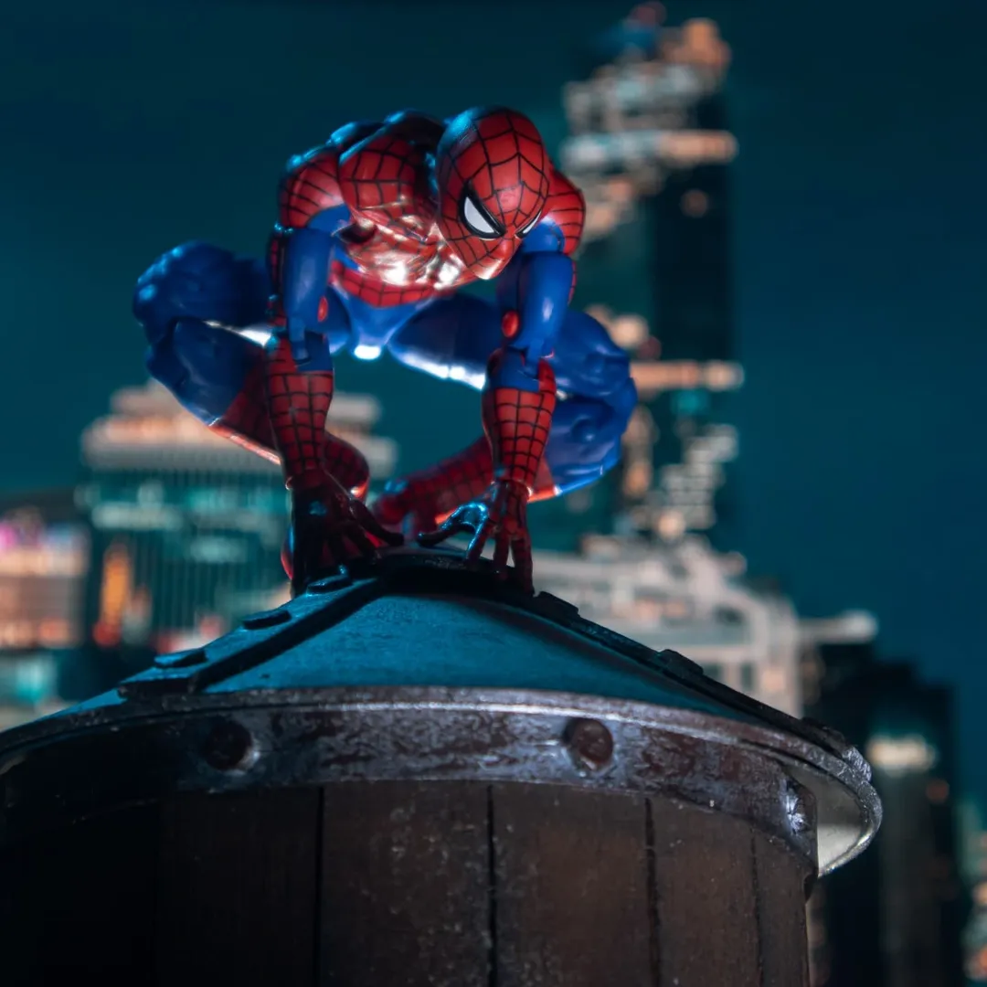 Spidey watch the city.Another warmup using monitor as a background and using 2 or 3 lighting fo